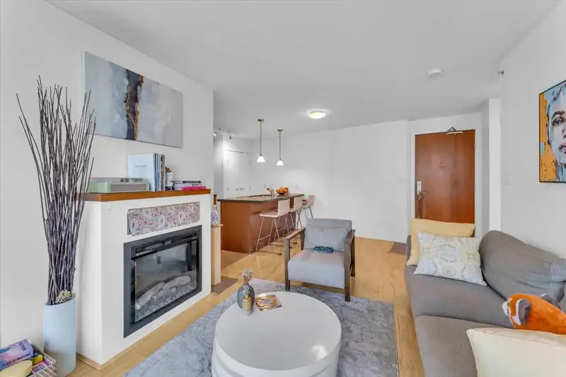 1707 1189 MELVILLE STREET - photo 4 of 21