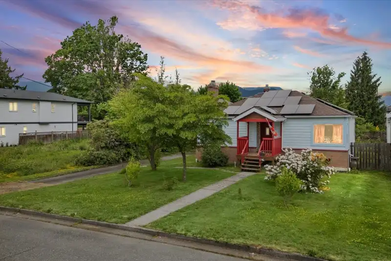 46057 FOURTH AVENUE - photo 1 of 40