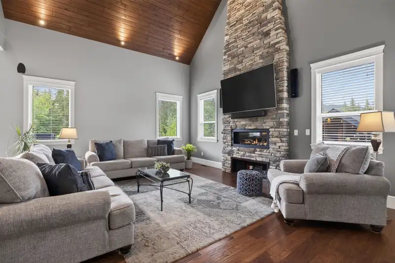 9705 VERCHERE STREET - photo 4 of 40