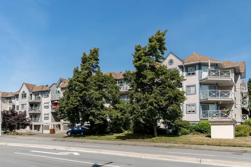 123 12101 80 AVENUE - photo 2 of 26