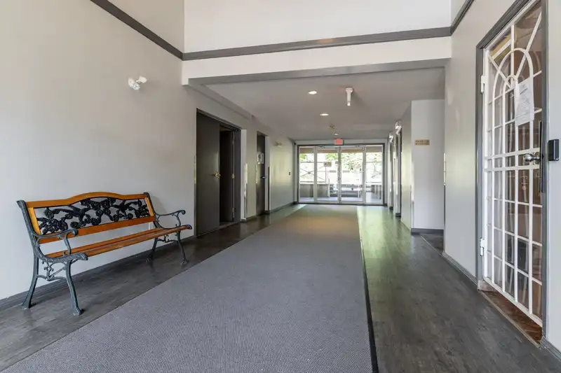 123 12101 80 AVENUE - photo 4 of 26