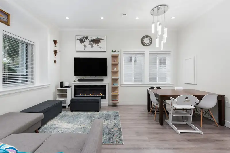 5485 DUNDEE STREET - photo 2 of 24