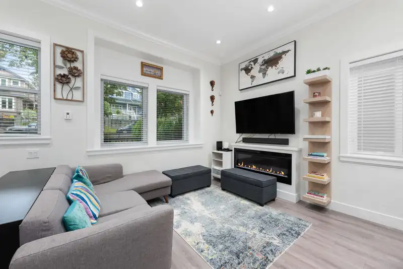 5485 DUNDEE STREET - photo 4 of 24