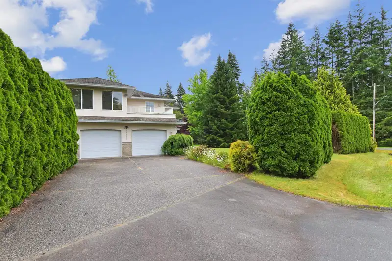 23839 62 AVENUE - photo 3 of 35