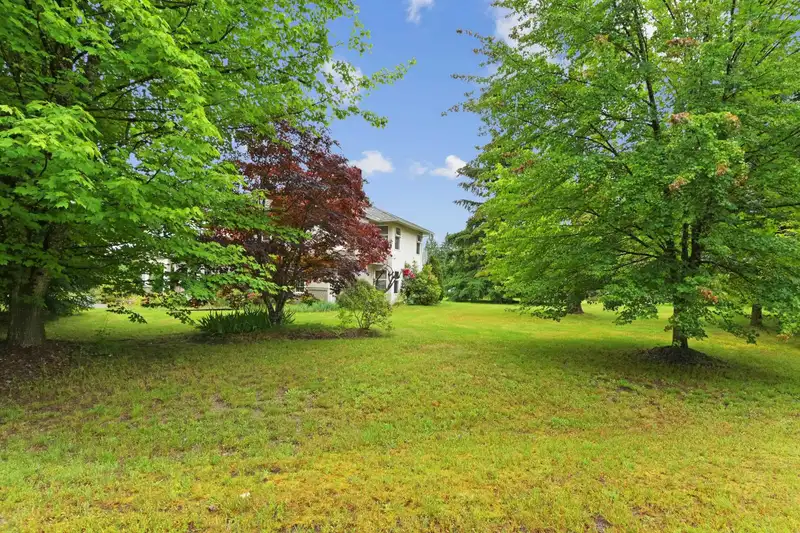 23839 62 AVENUE - photo 4 of 35