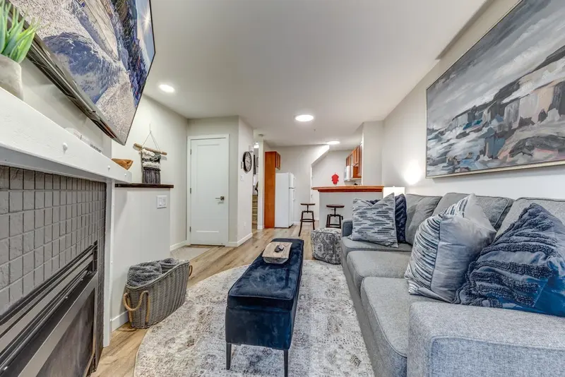 44 4388 NORTHLANDS BOULEVARD - photo 2 of 20