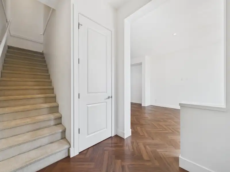 20 15938 27 AVENUE - photo 4 of 40