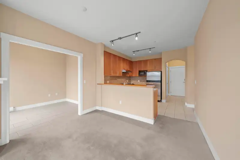 317 2083 W 33 AVENUE - photo 4 of 33