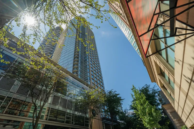 1906 1028 BARCLAY STREET - photo 2 of 25