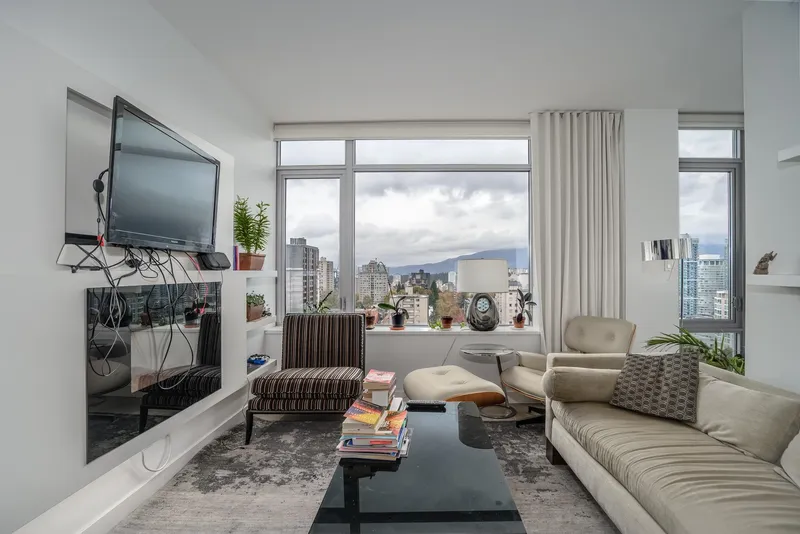 1906 1028 BARCLAY STREET - photo 4 of 25