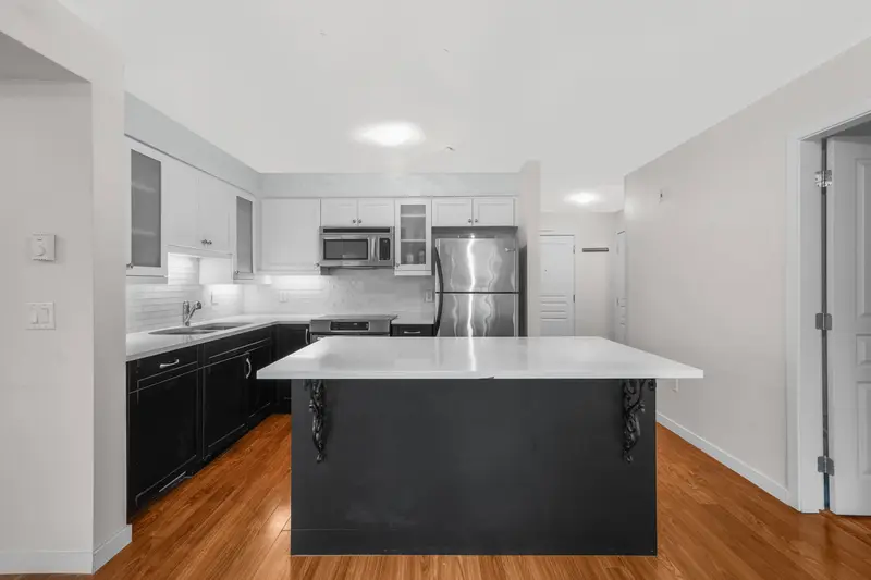 307 1969 WESTMINSTER AVENUE - photo 3 of 25