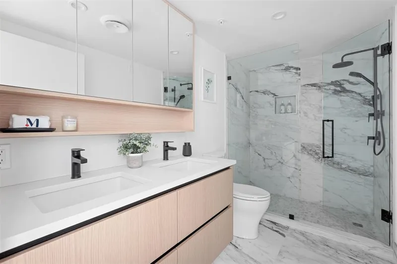 3 6768 OAK STREET - photo 3 of 5