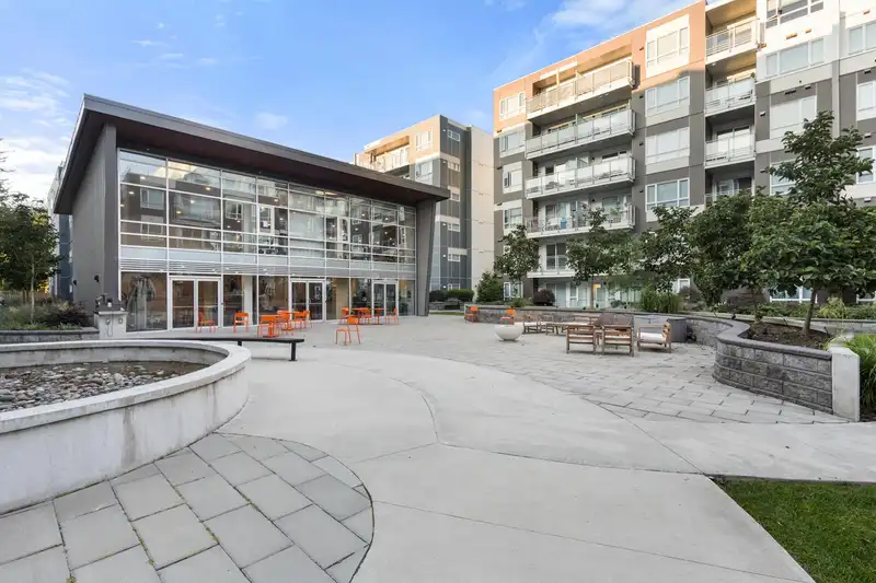 606 10581 140TH STREET - photo 1 of 40