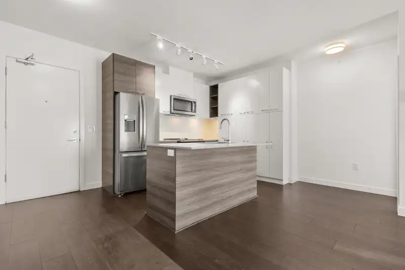 606 10581 140TH STREET - photo 3 of 40
