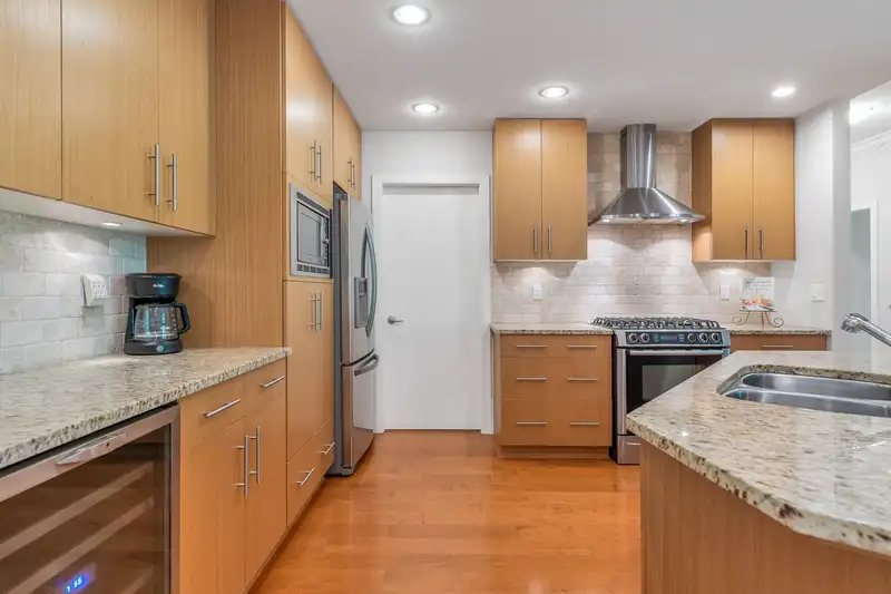 302 16455 64 AVENUE - photo 4 of 40