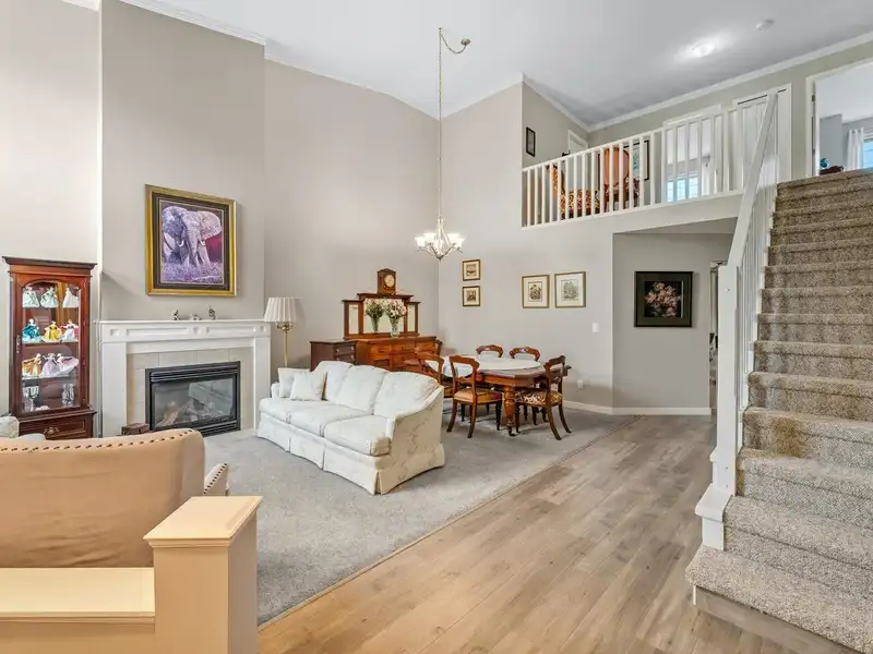 17 16995 64 AVENUE - photo 2 of 36
