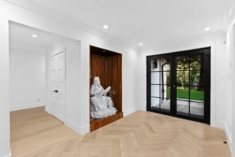 2862 130 STREET - photo 3 of 37