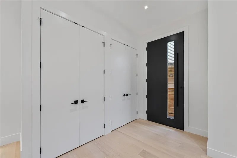 102 1518 HATTON AVENUE - photo 3 of 25