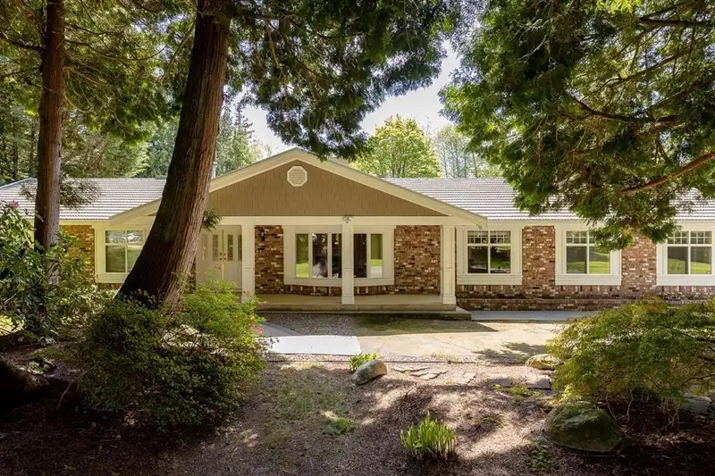 17078 21 AVENUE - photo 1 of 40