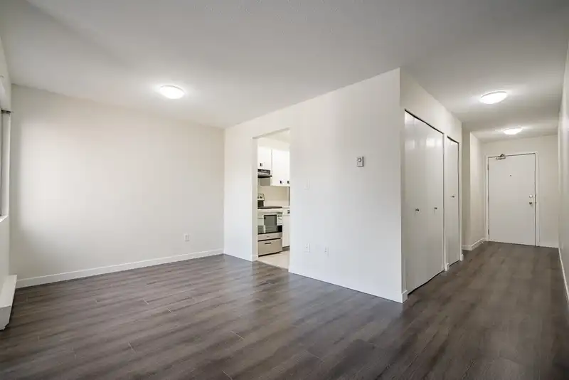 304 33850 FERN STREET - photo 3 of 30