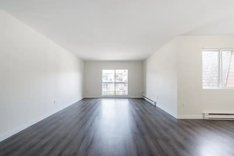 304 33850 FERN STREET - photo 4 of 30