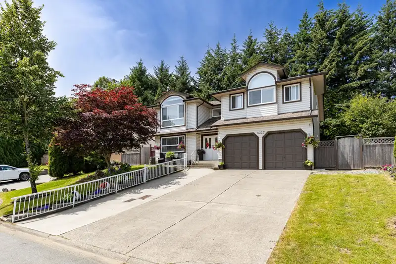 8237 167A STREET - photo 1 of 29