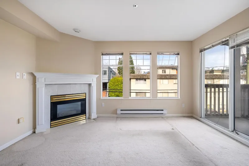 304 1989 W 1ST AVENUE - photo 3 of 23