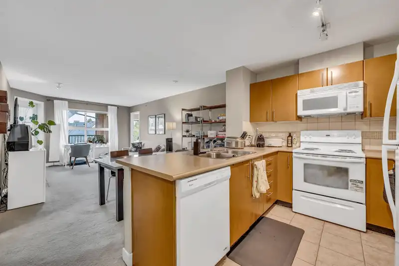 403 7088 MONT ROYAL SQUARE - photo 3 of 20