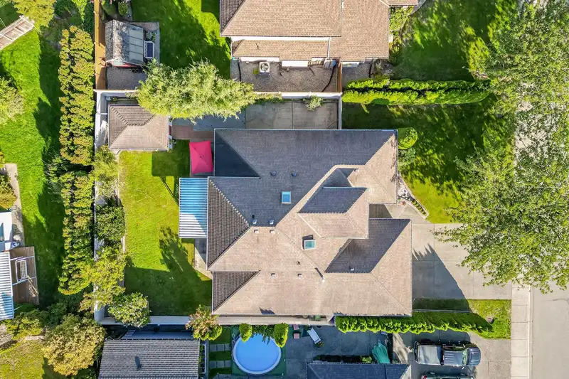 21783 46 AVENUE - photo 4 of 40