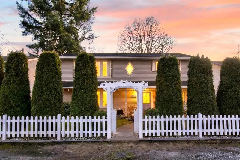 34974 CLAYBURN ROAD - photo 2 of 25