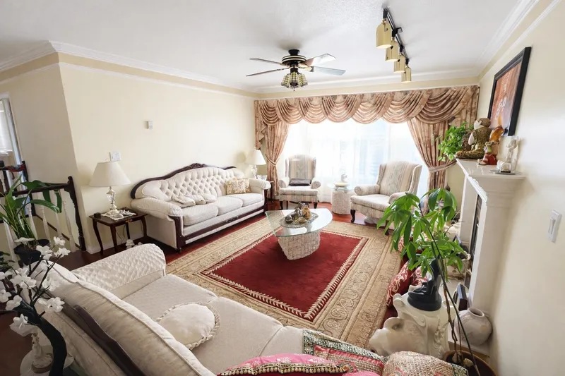 2011 SEVENTH AVENUE - photo 3 of 22