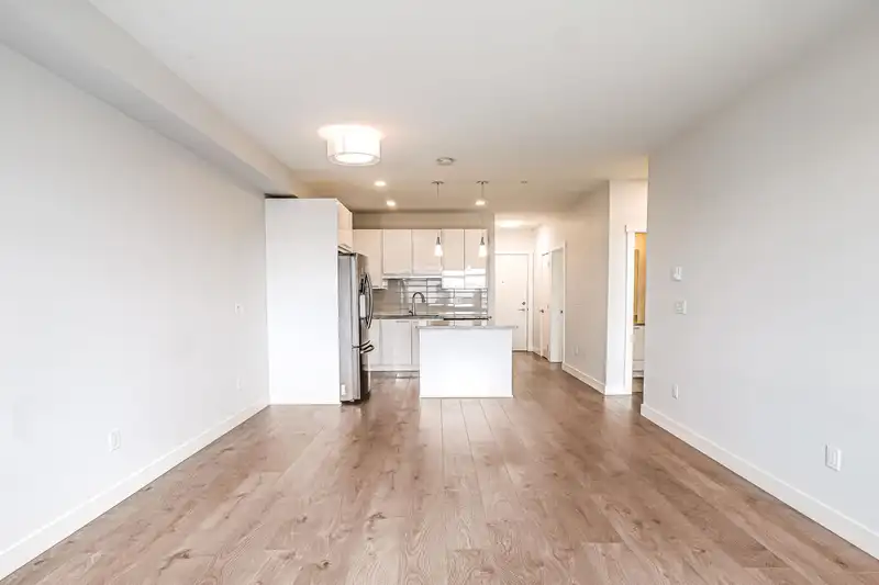 304 20686 EASTLEIGH CRESCENT - photo 3 of 20