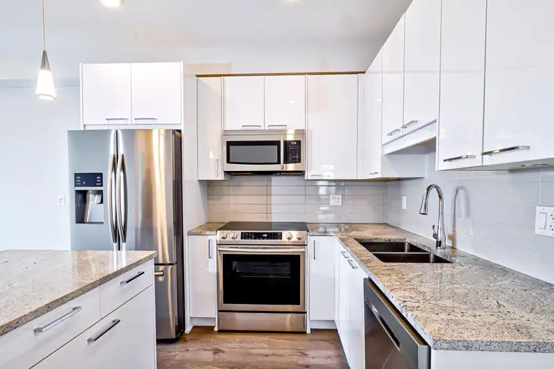 304 20686 EASTLEIGH CRESCENT - photo 4 of 20