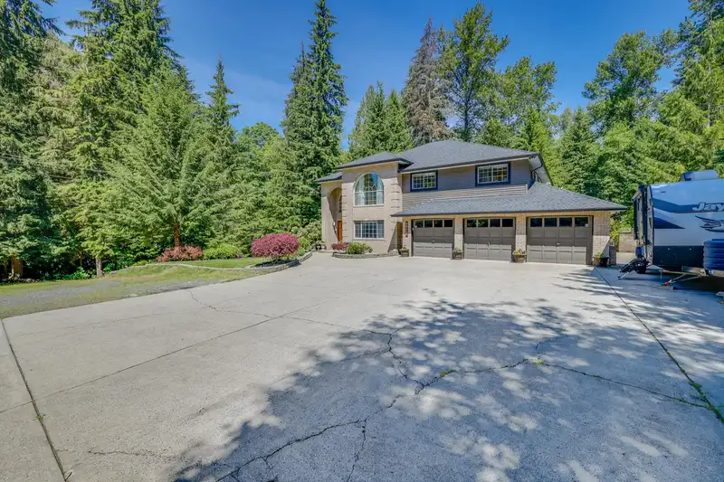 26115 124 AVENUE - photo 2 of 37