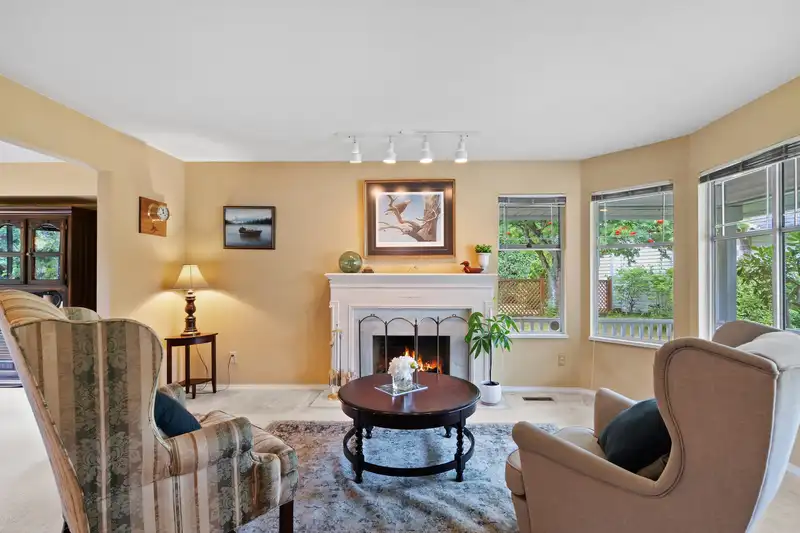 2304 151A STREET - photo 3 of 39