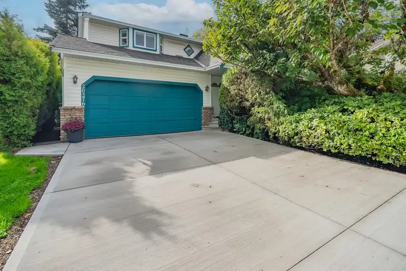 20276 93B AVENUE - photo 1 of 38