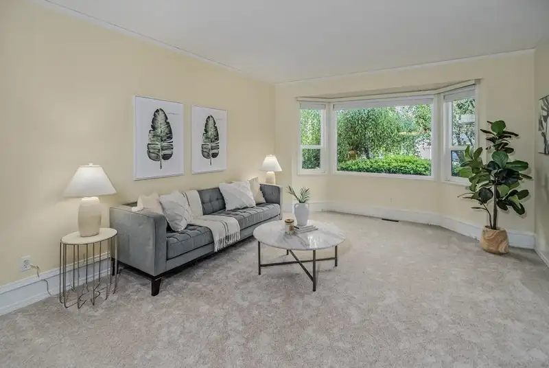 20276 93B AVENUE - photo 2 of 38
