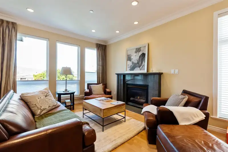 3123 W 27TH AVENUE - photo 4 of 24