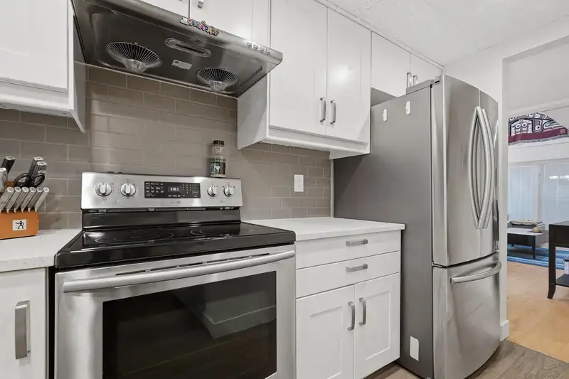 10 3320 ULSTER STREET - photo 4 of 28