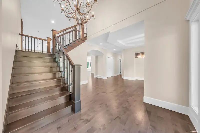 1499 JOHNSON STREET - photo 4 of 38
