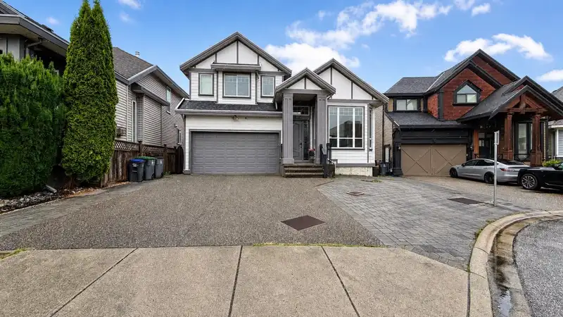 14771 58B AVENUE - photo 2 of 40