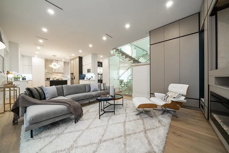 5655 PORTLAND STREET - photo 3 of 9