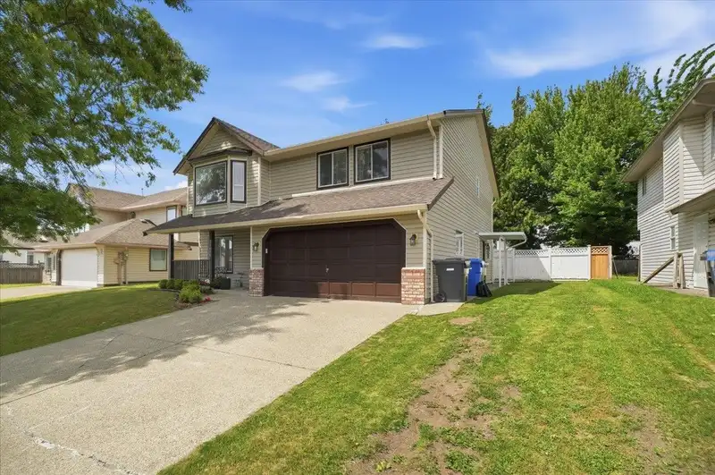 31015 UPPER MACLURE ROAD - photo 2 of 40