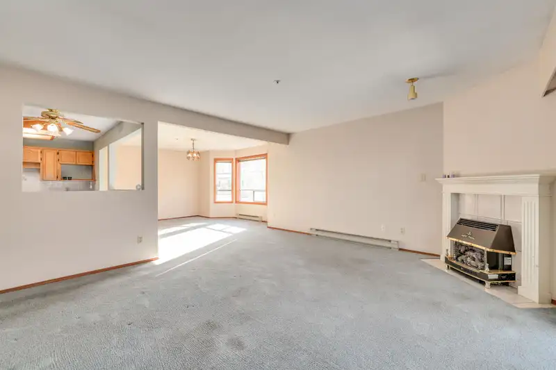 101 5377 201A STREET - photo 4 of 27