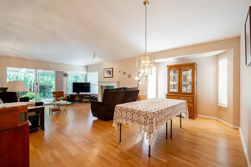 18 21746 52 AVENUE - photo 3 of 33
