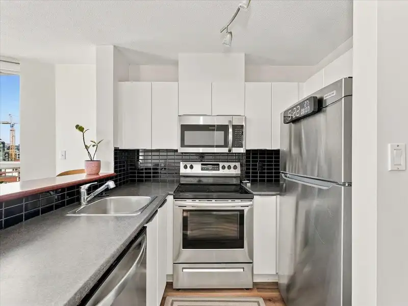 1507 1003 PACIFIC STREET - photo 3 of 22