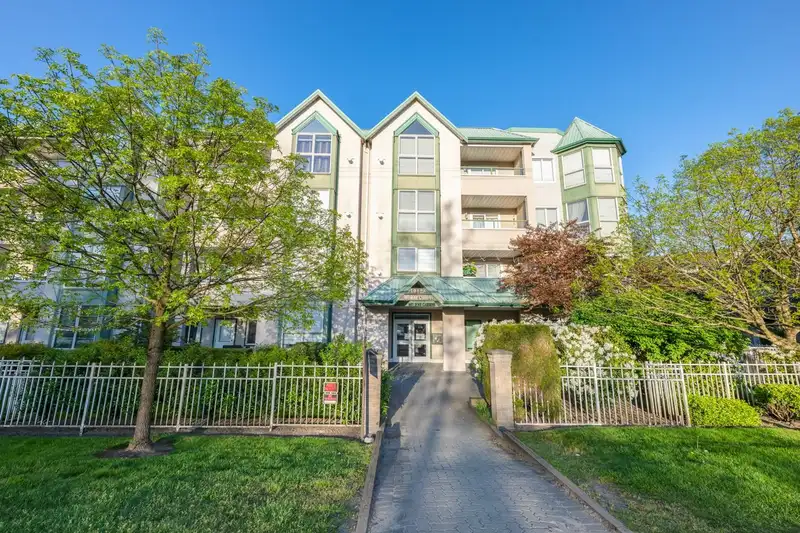 313 10128 132 STREET - photo 2 of 22