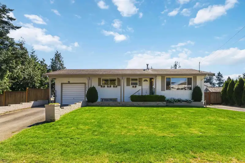 31806 CARLSRUE AVENUE - photo 1 of 15