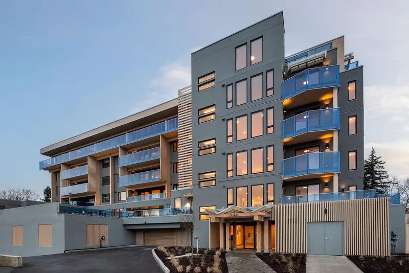 205 33160 PLAXTON CRESCENT - photo 1 of 20