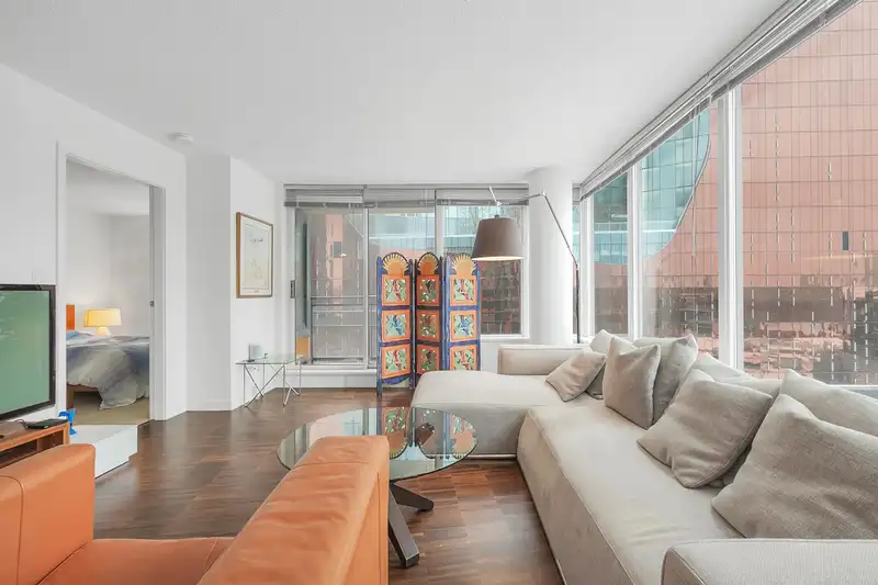 908 33 SMITHE STREET - photo 4 of 19